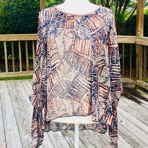 ✨Tyche✨ Semi-Sheer Top Size Medium